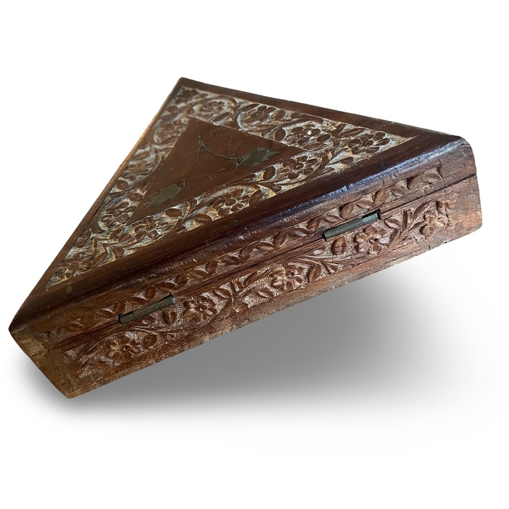 Carved Triangular Jewelry Box - Picture 4 of 6